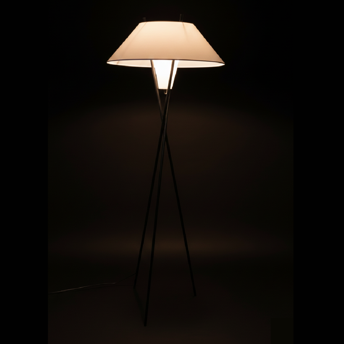 Modern Tripod Floor Lamp