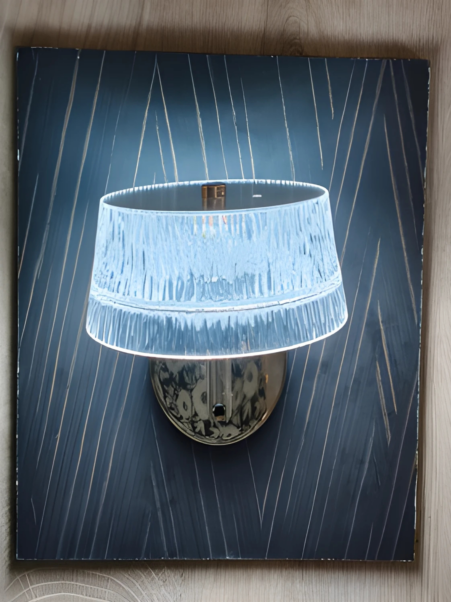 GLASS SHADE WALL LIGHT