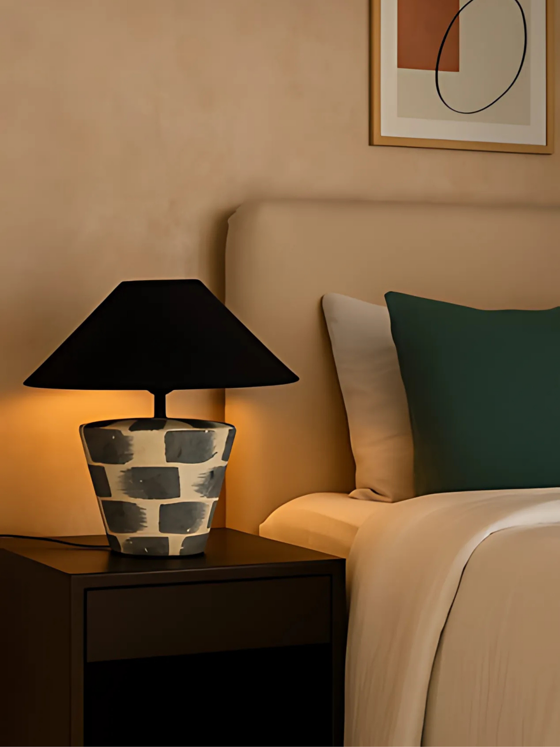 CLASSIC CERAMIC TABLE LAMP