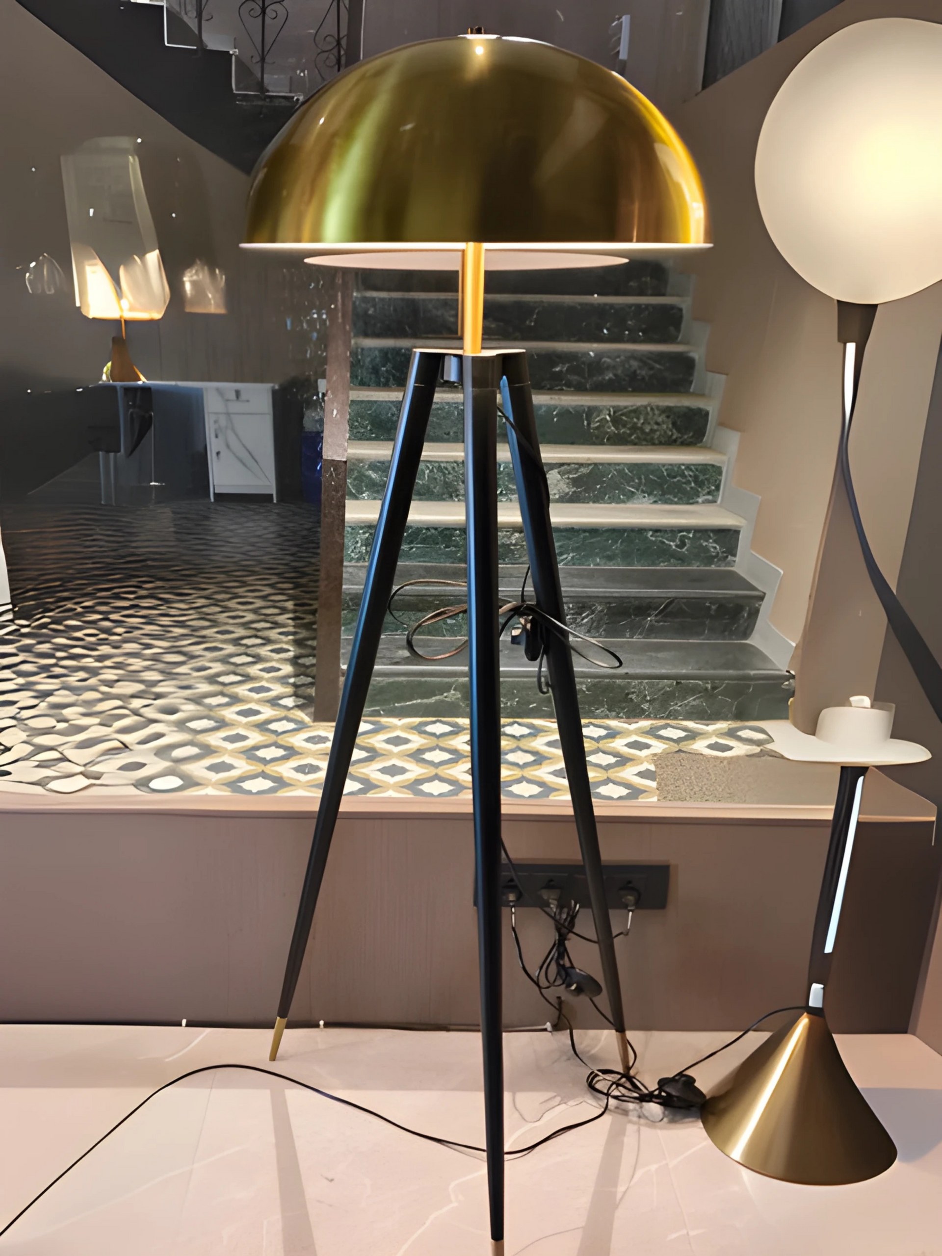 TRIPOD FLOOR LAMP