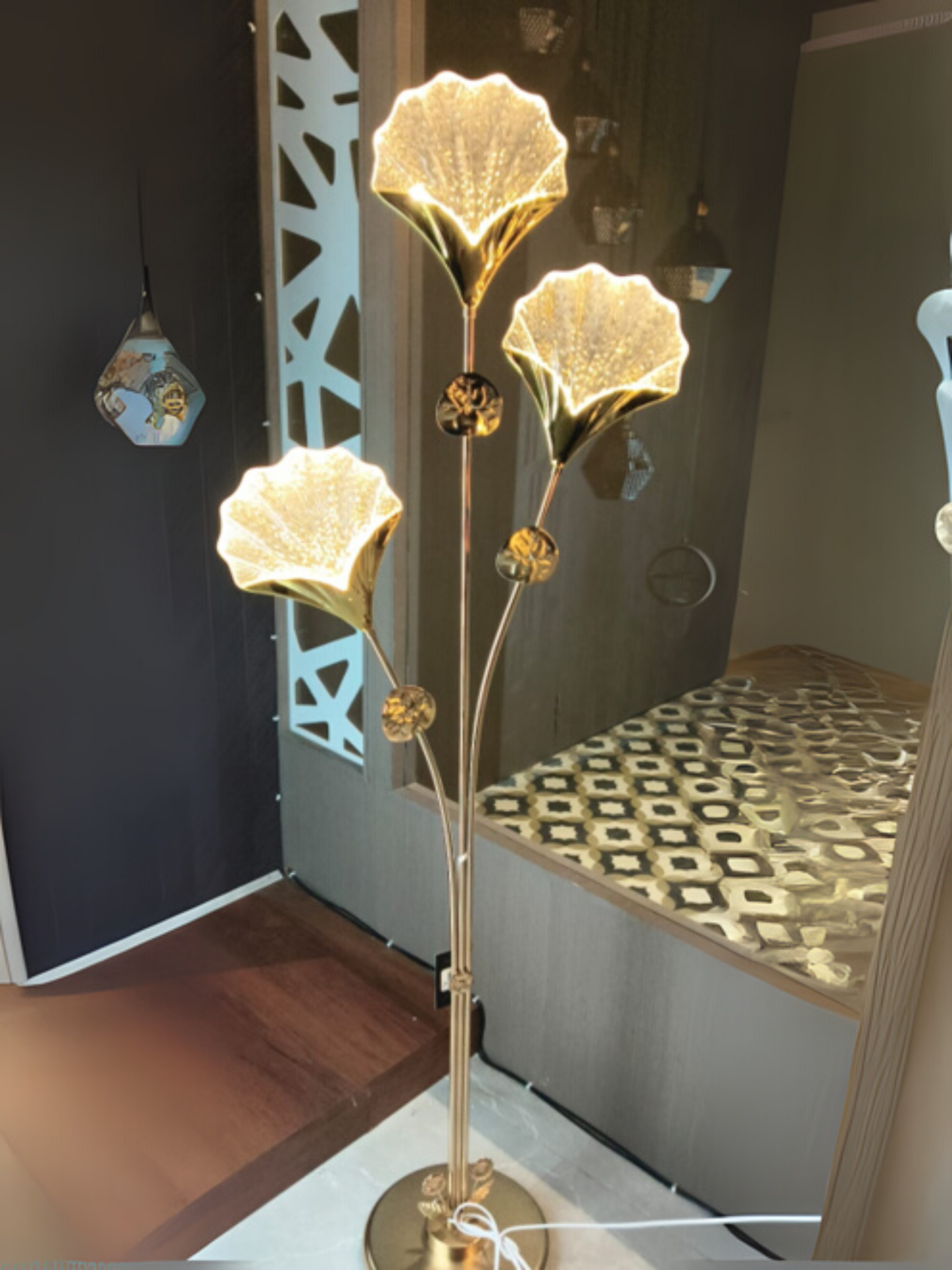 GOLD PETAL FLOOR LAMP